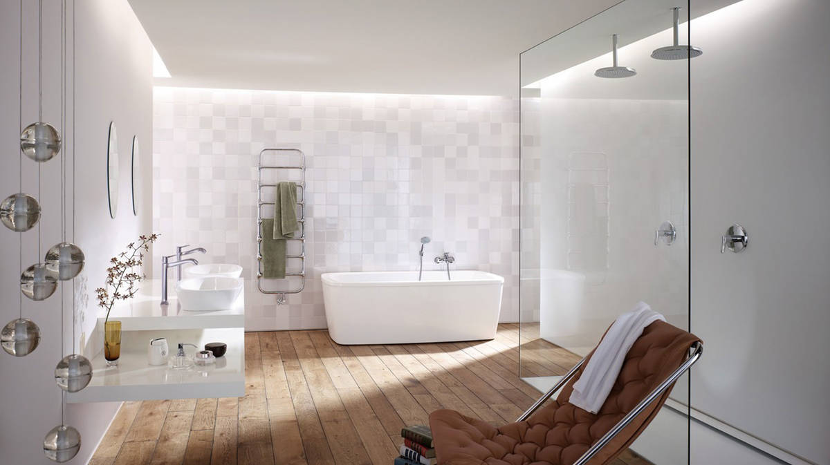 Hansgrohe Thermostatic Bath in bathroom white and wood combination