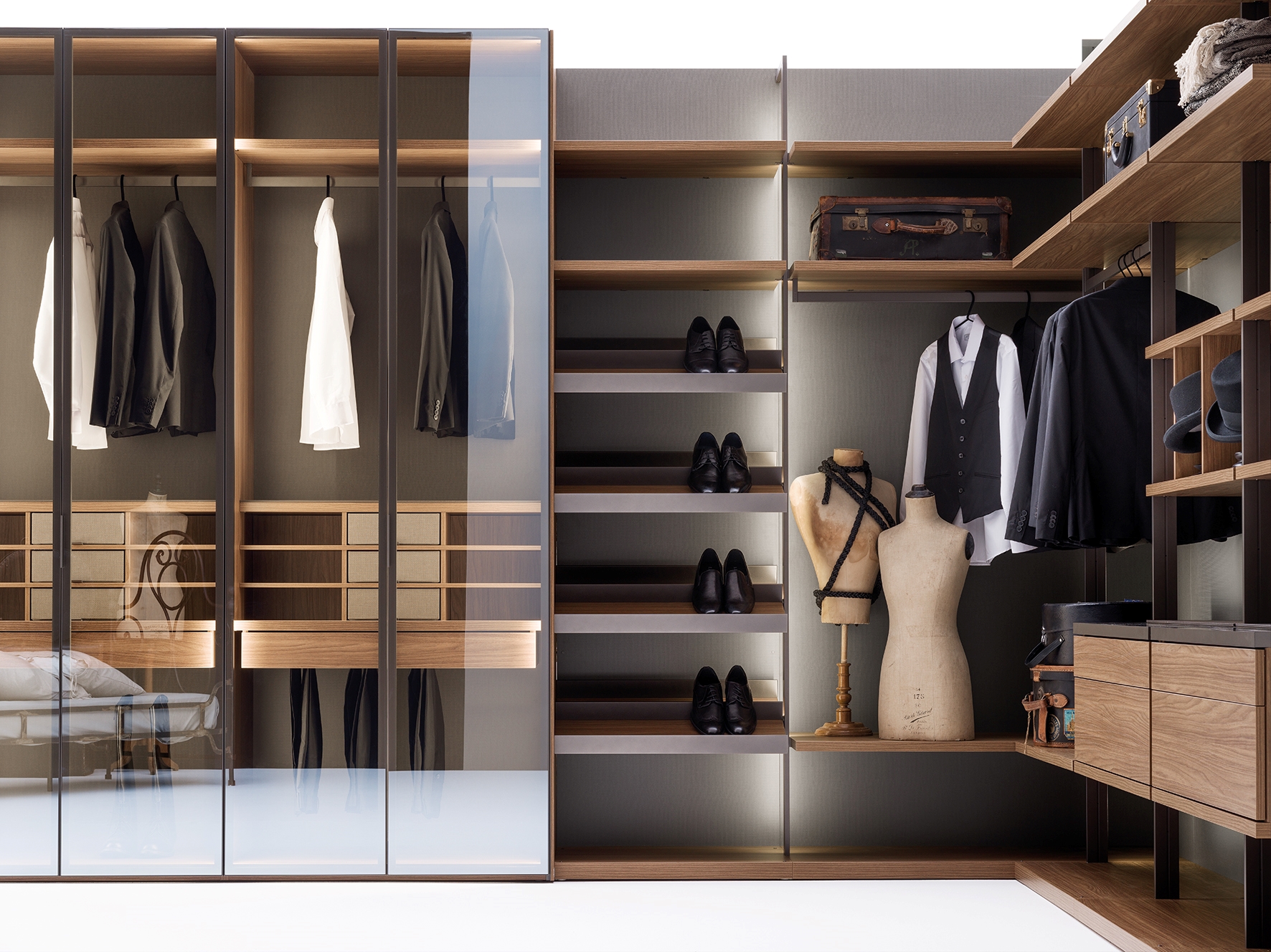 Walk-in Wardrobe by Caccaro.