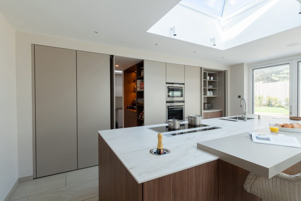 Photo of a minimalist style kitchen designed by Nicholas Anthony.
